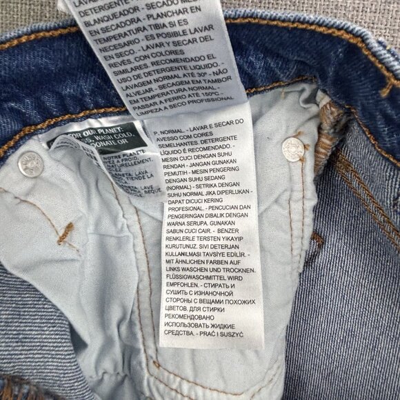 Levis 501 Womens High-Rise Denim Shorts Size 26 Frayed Hem Classic Blue Wash. - Picture 12 of 13